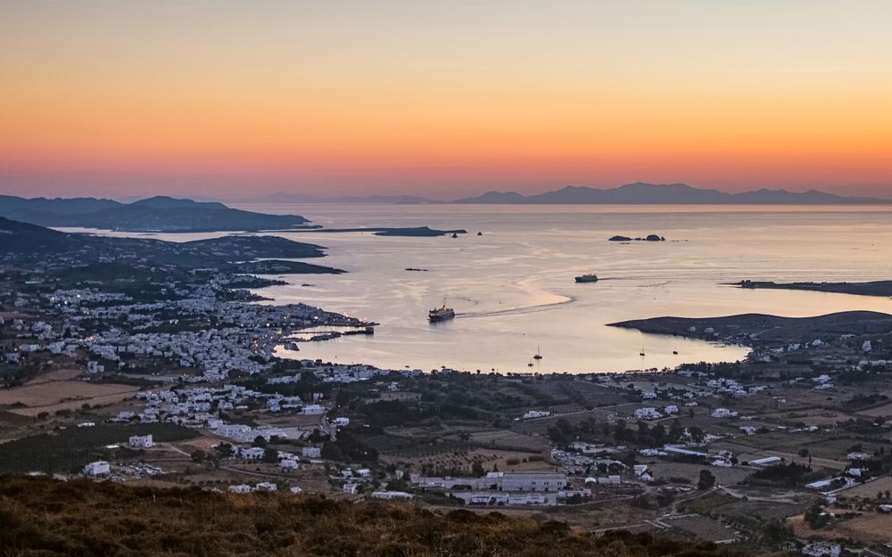 The bay of Parikia